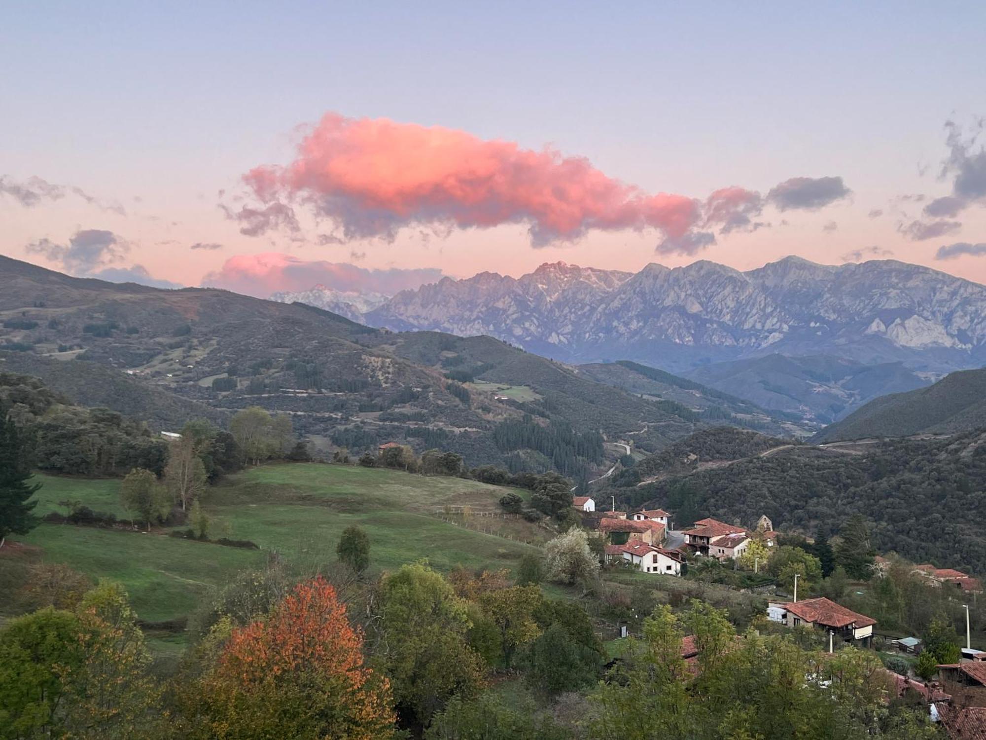 Posada La Trebede Perrozo Buitenkant foto