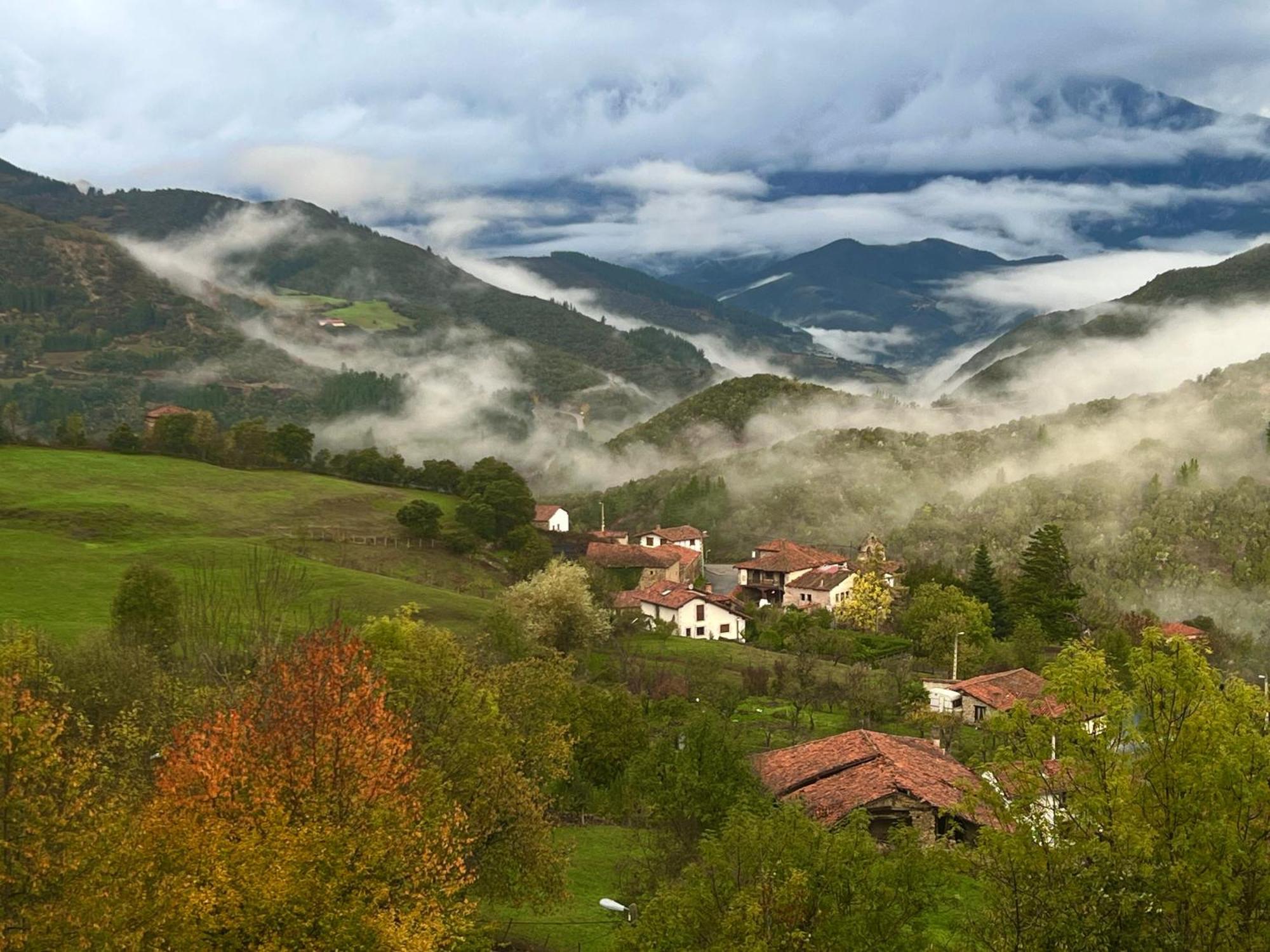 Posada La Trebede Perrozo Buitenkant foto