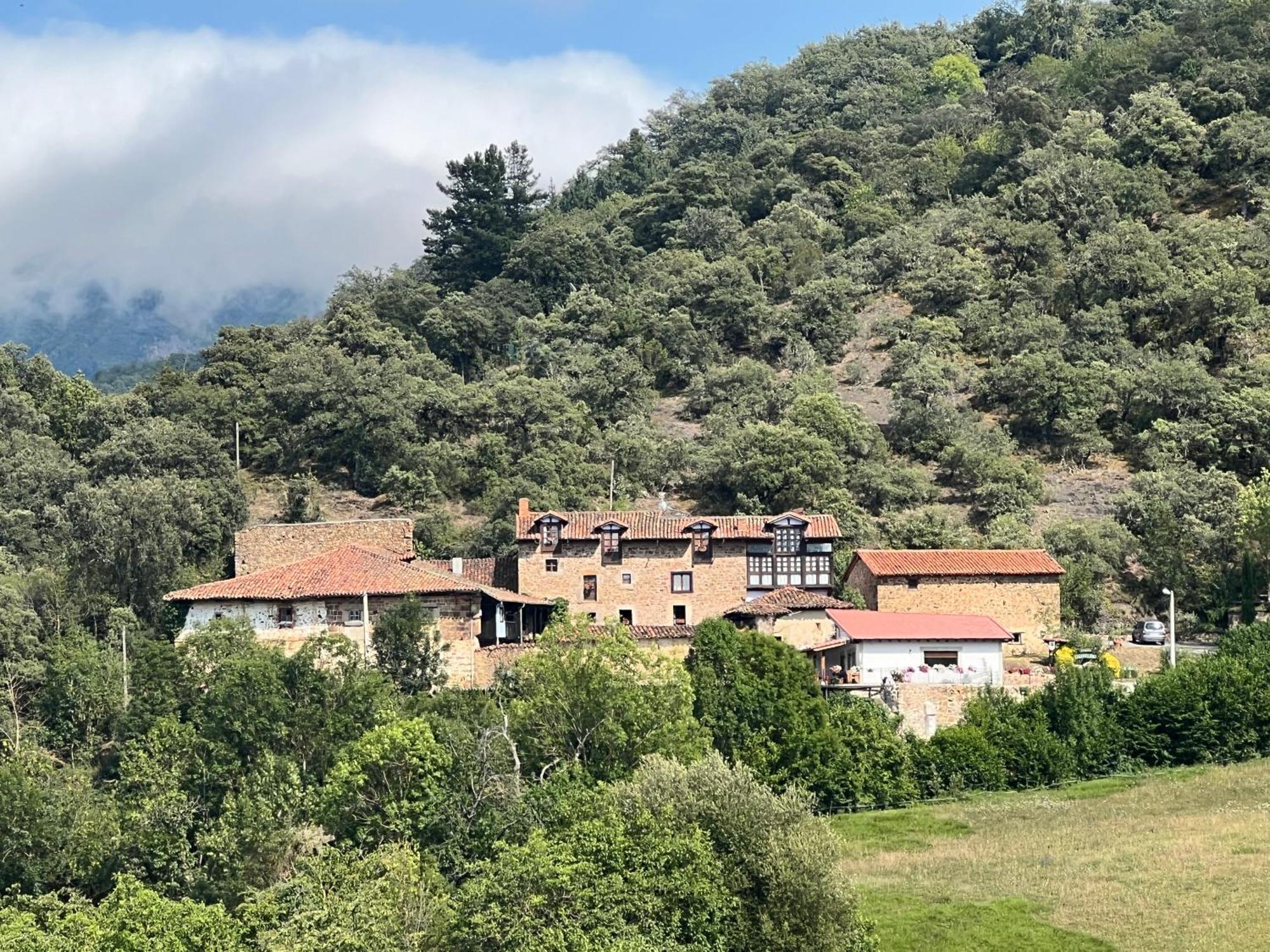 Posada La Trebede Perrozo Buitenkant foto
