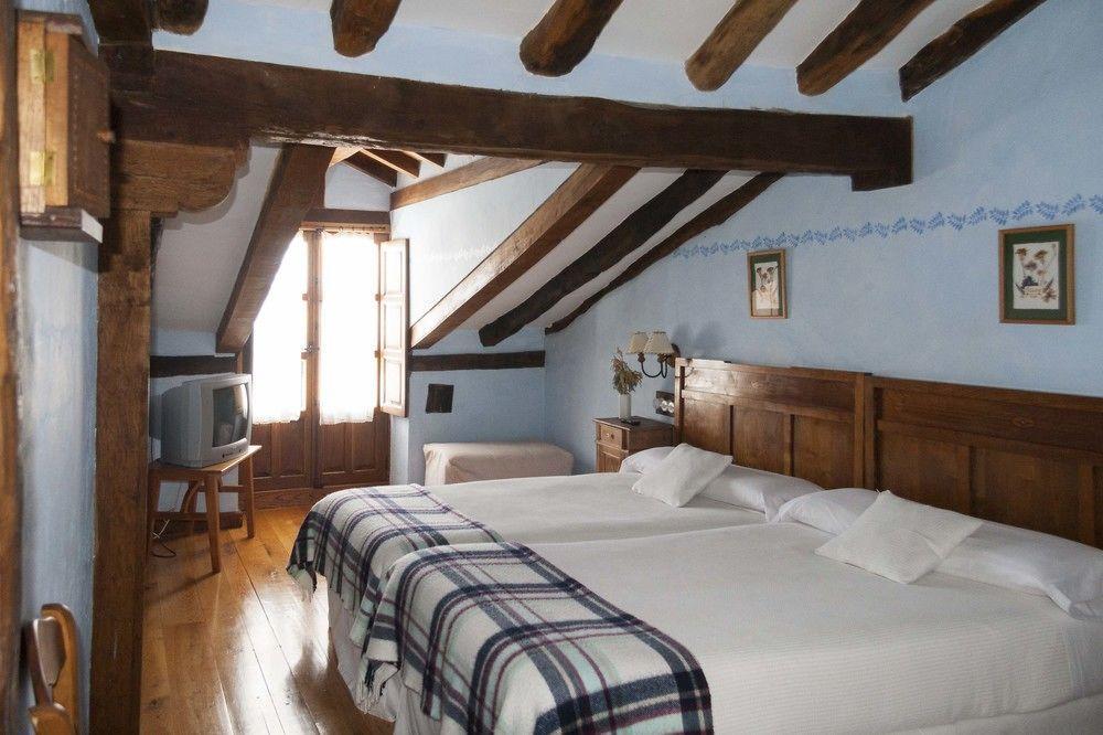Posada La Trebede Perrozo Buitenkant foto